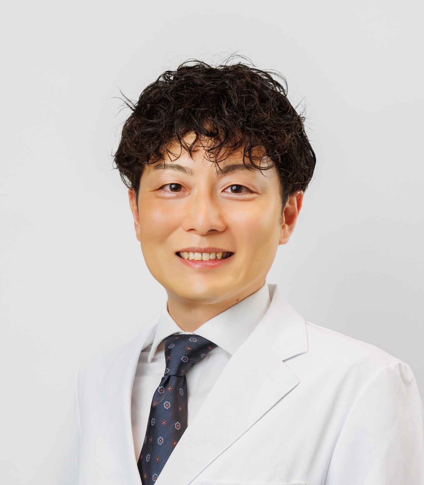 徳島院院長／佐野 瑛貴