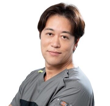 グループ理事長／嶽崎 元彦